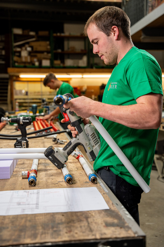 Mitarbeiter von Installationen Beer